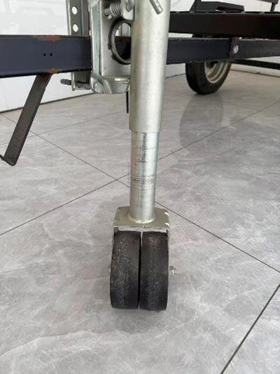 manual trailer jacks